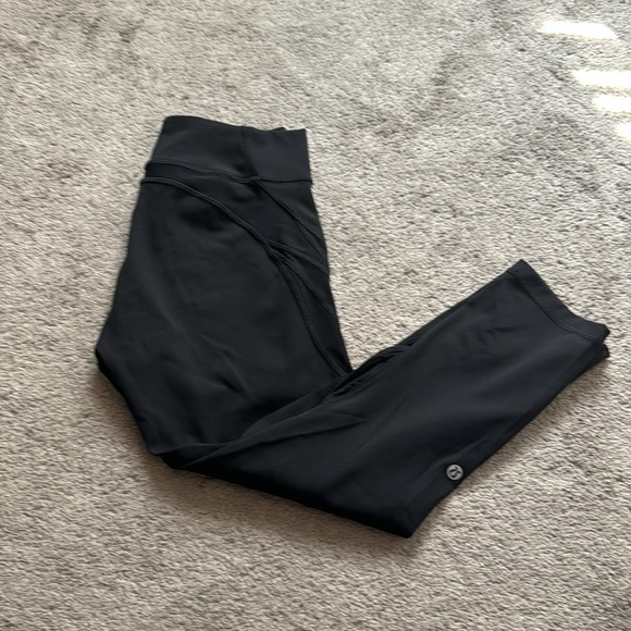 Lululemon cropped mesh detail leggings - Picture 2 of 6